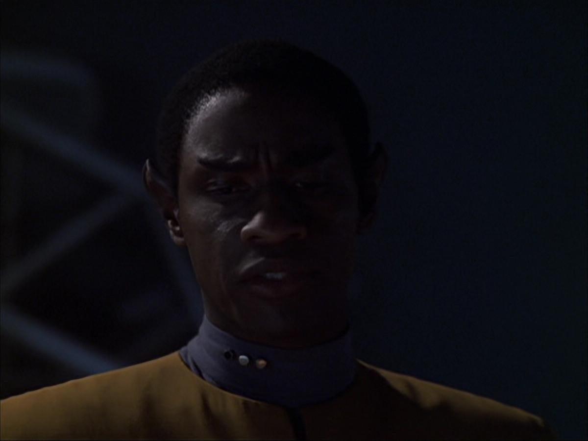 extant_StarTrek_VOY_6x07-DragonsTeeth_00862.jpg