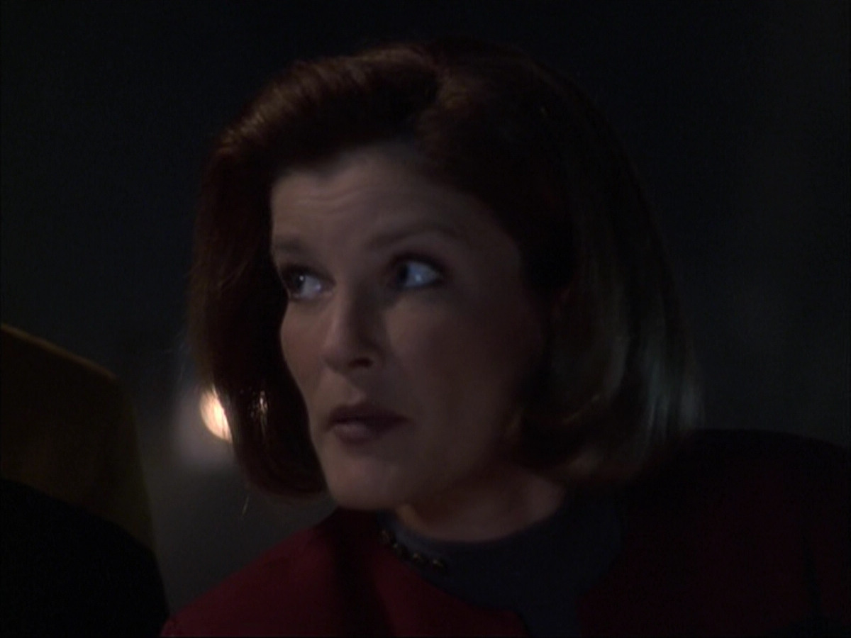 extant_StarTrek_VOY_6x07-DragonsTeeth_00868.jpg