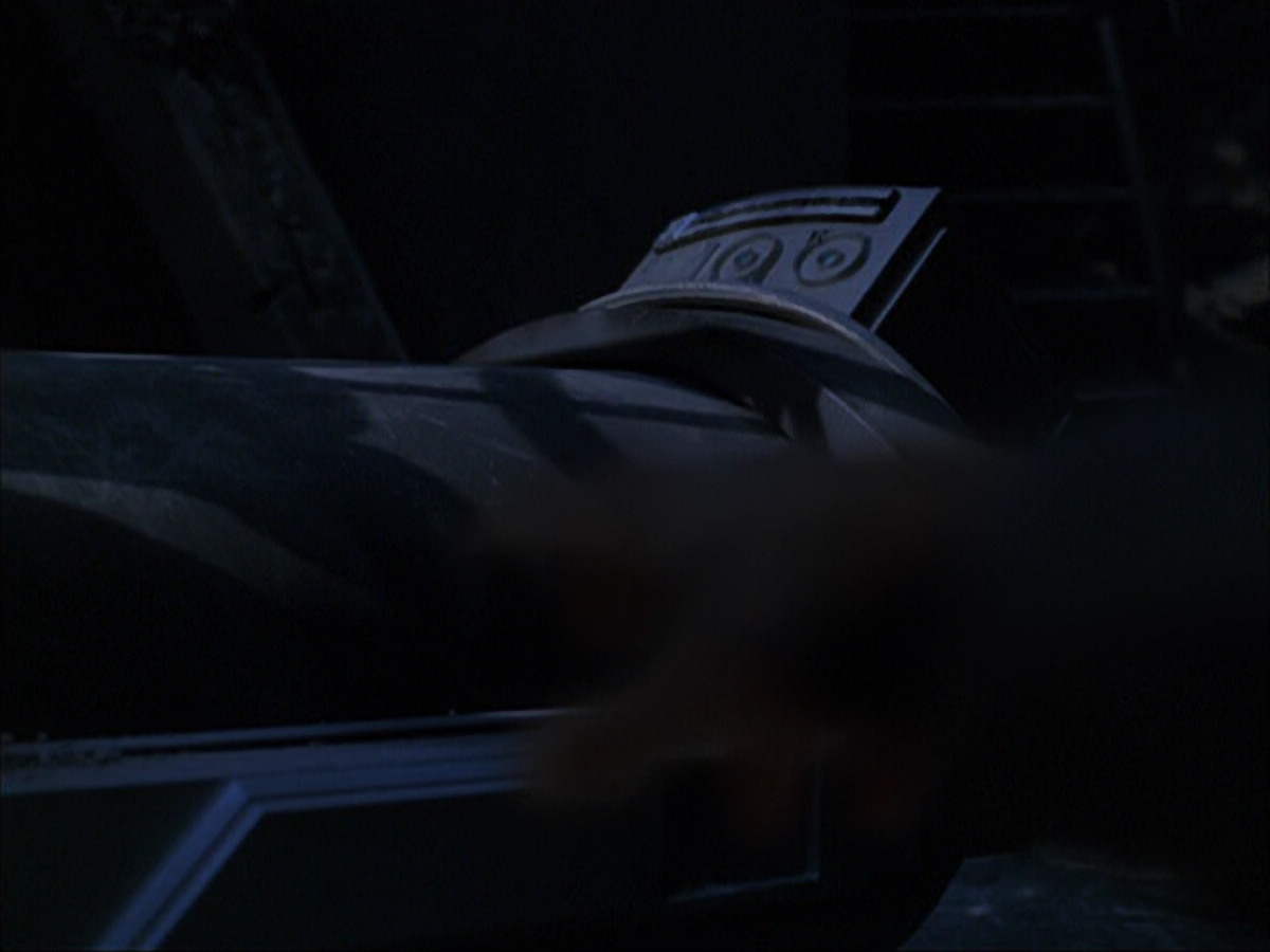 extant_StarTrek_VOY_6x07-DragonsTeeth_00921.jpg