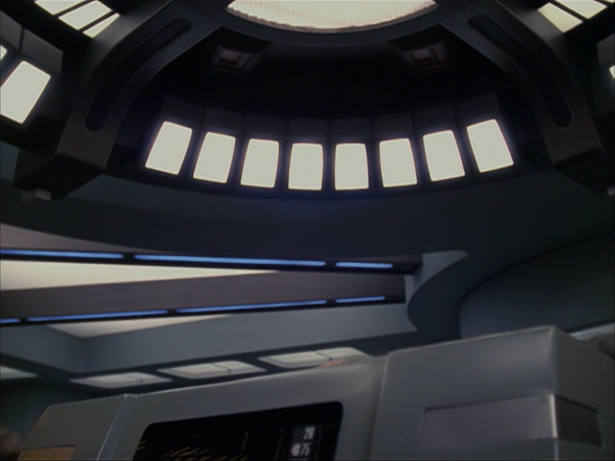 extant_StarTrek_VOY_6x07-DragonsTeeth_00964.jpg