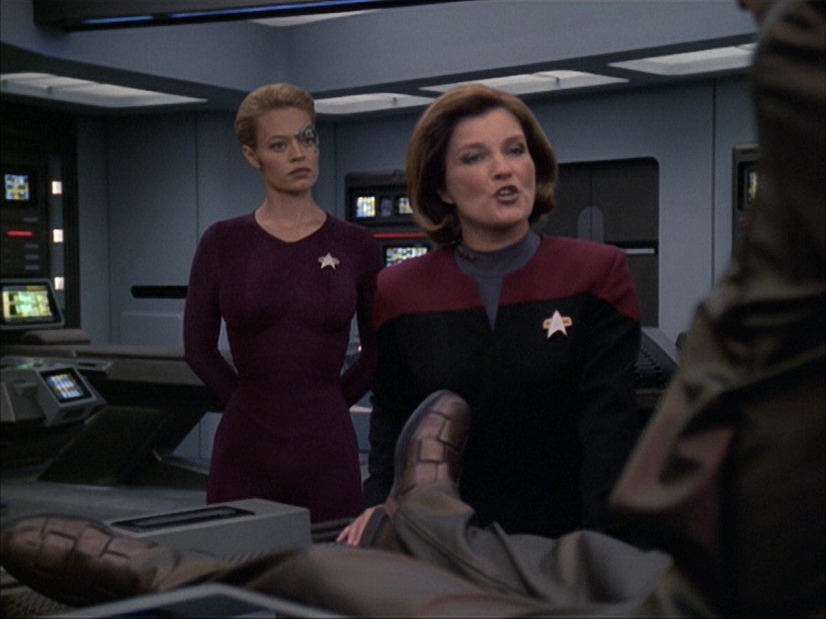 extant_StarTrek_VOY_6x07-DragonsTeeth_01020.jpg