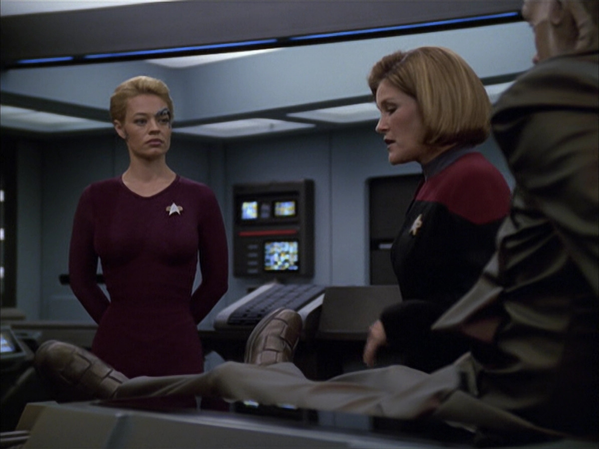 extant_StarTrek_VOY_6x07-DragonsTeeth_01066.jpg