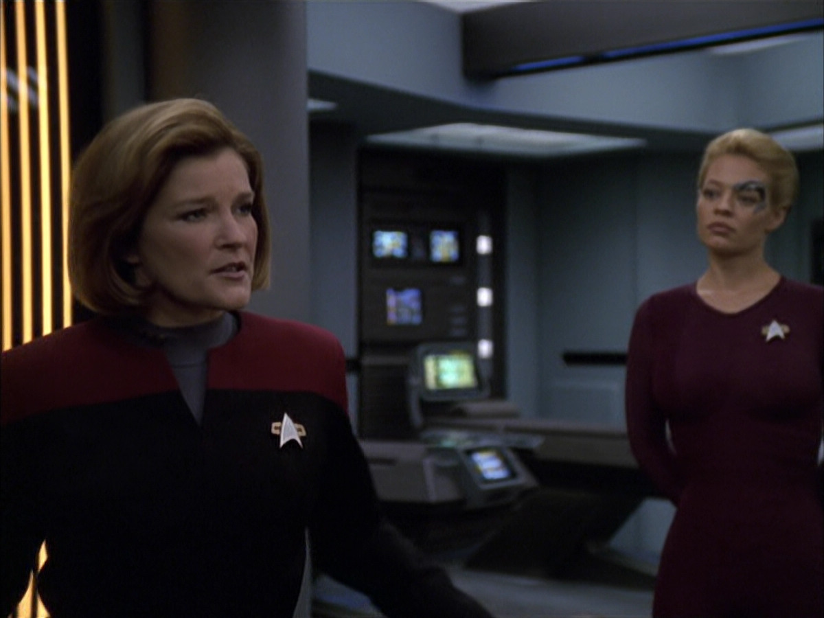 extant_StarTrek_VOY_6x07-DragonsTeeth_01071.jpg