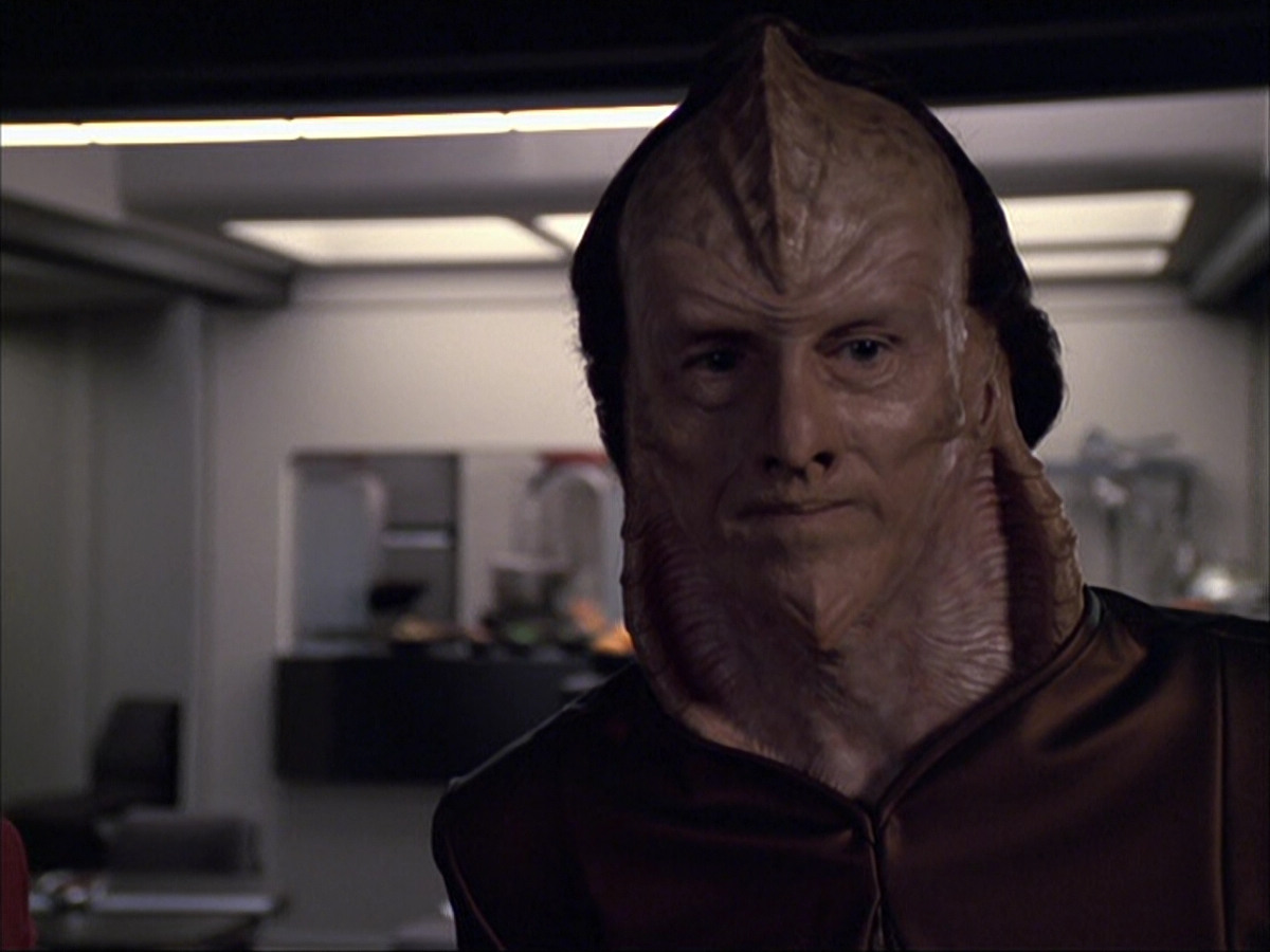 extant_StarTrek_VOY_6x07-DragonsTeeth_01218.jpg