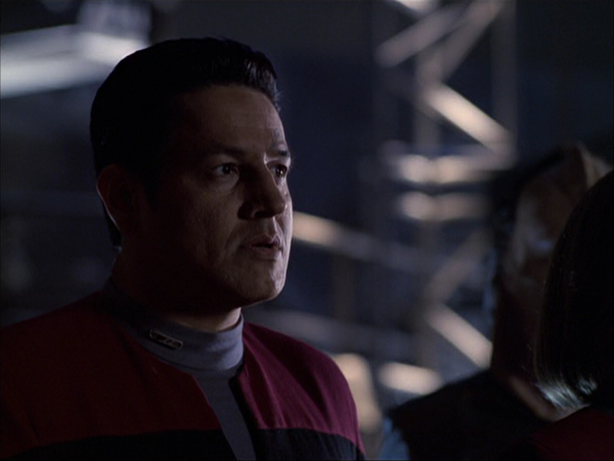 extant_StarTrek_VOY_6x07-DragonsTeeth_01542.jpg