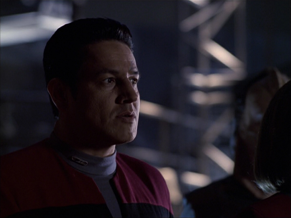 extant_StarTrek_VOY_6x07-DragonsTeeth_01543.jpg