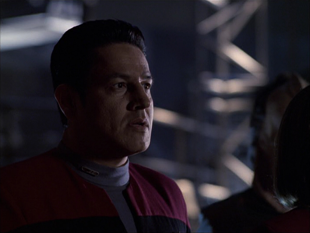extant_StarTrek_VOY_6x07-DragonsTeeth_01546.jpg