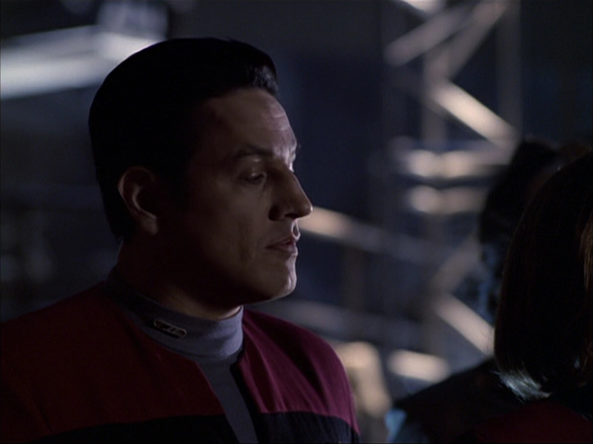 extant_StarTrek_VOY_6x07-DragonsTeeth_01552.jpg