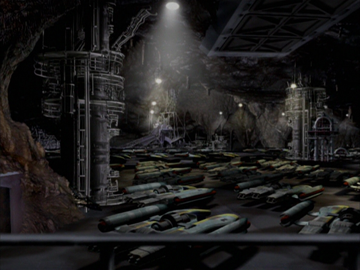 extant_StarTrek_VOY_6x07-DragonsTeeth_01558.jpg