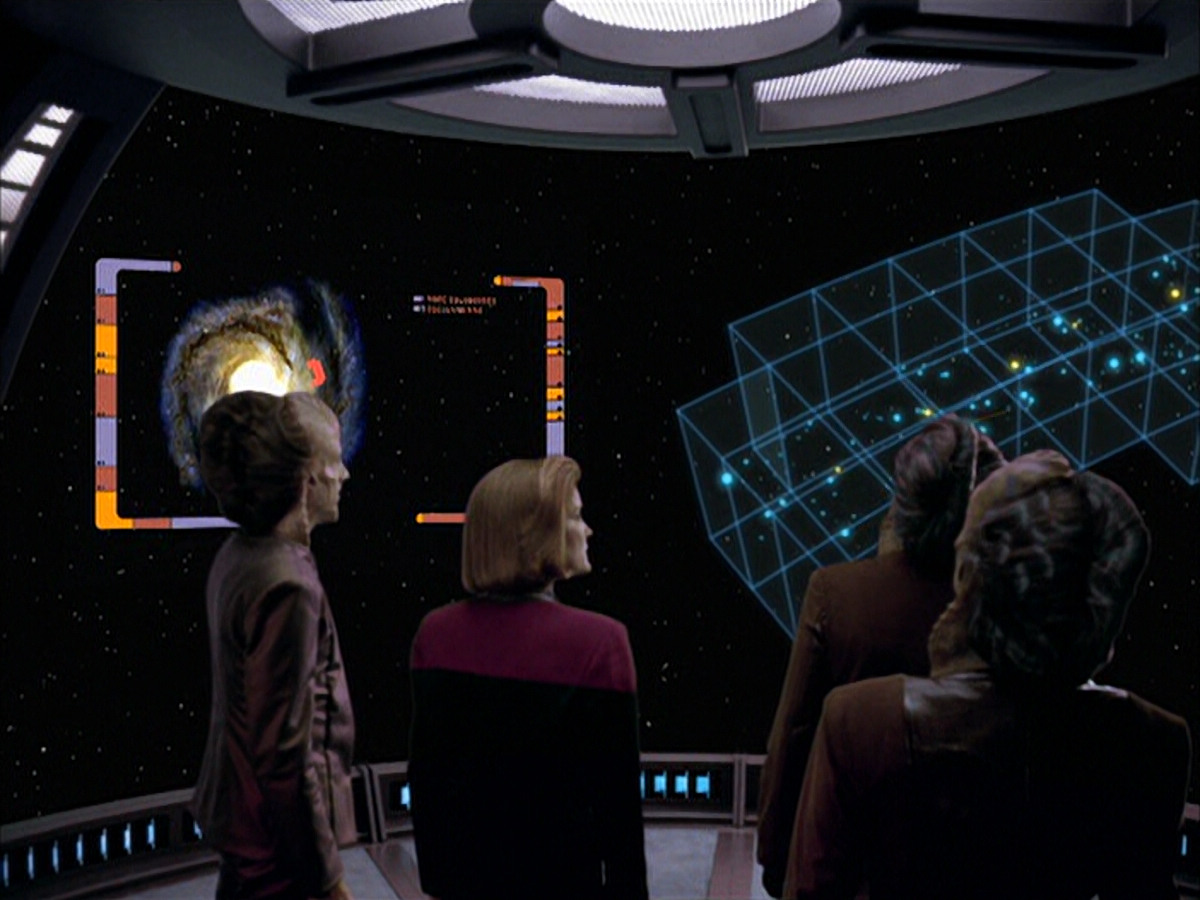 extant_StarTrek_VOY_6x07-DragonsTeeth_01600.jpg