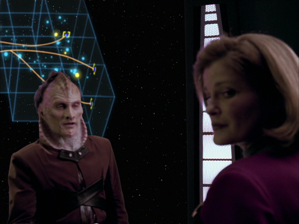 extant_StarTrek_VOY_6x07-DragonsTeeth_01622.jpg