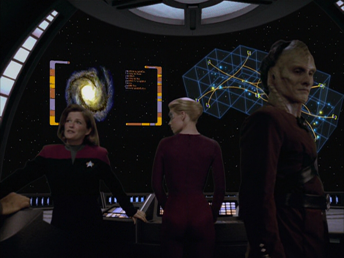 extant_StarTrek_VOY_6x07-DragonsTeeth_01665.jpg