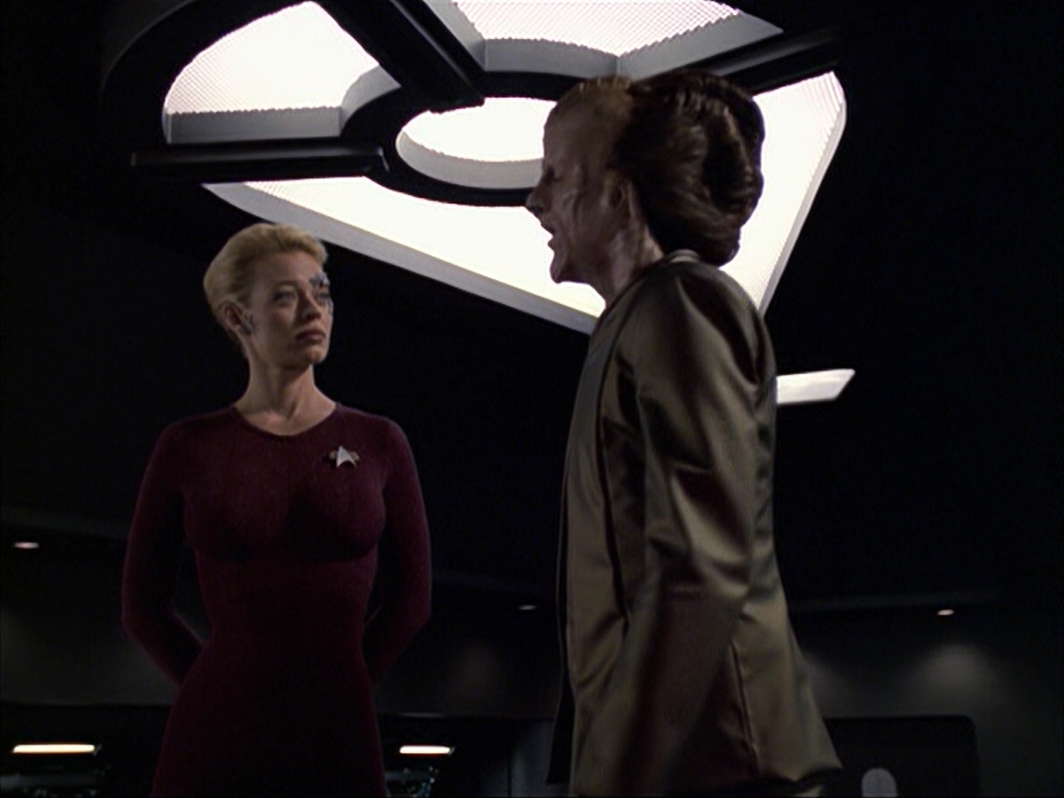 extant_StarTrek_VOY_6x07-DragonsTeeth_02058.jpg