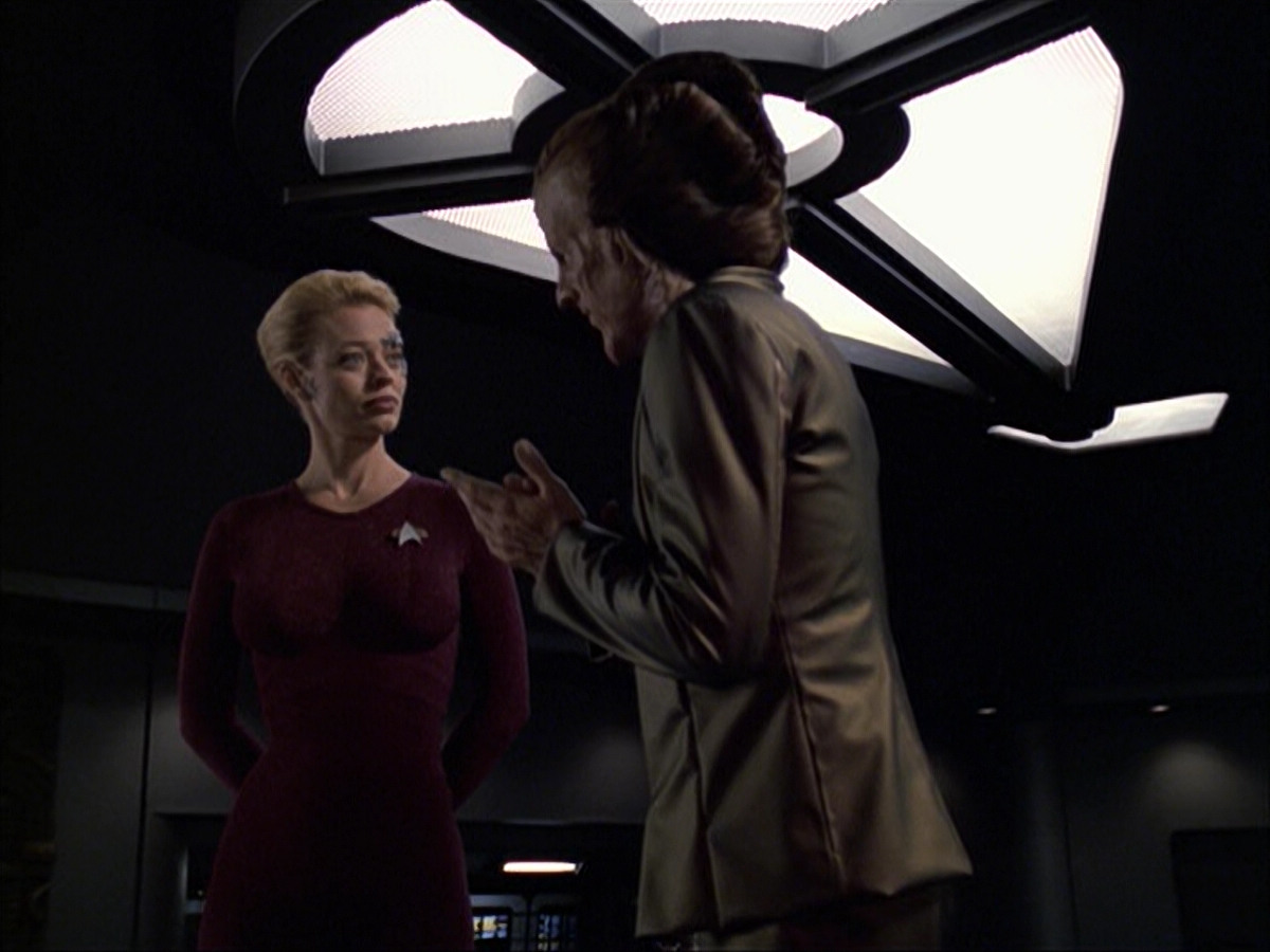 extant_StarTrek_VOY_6x07-DragonsTeeth_02062.jpg