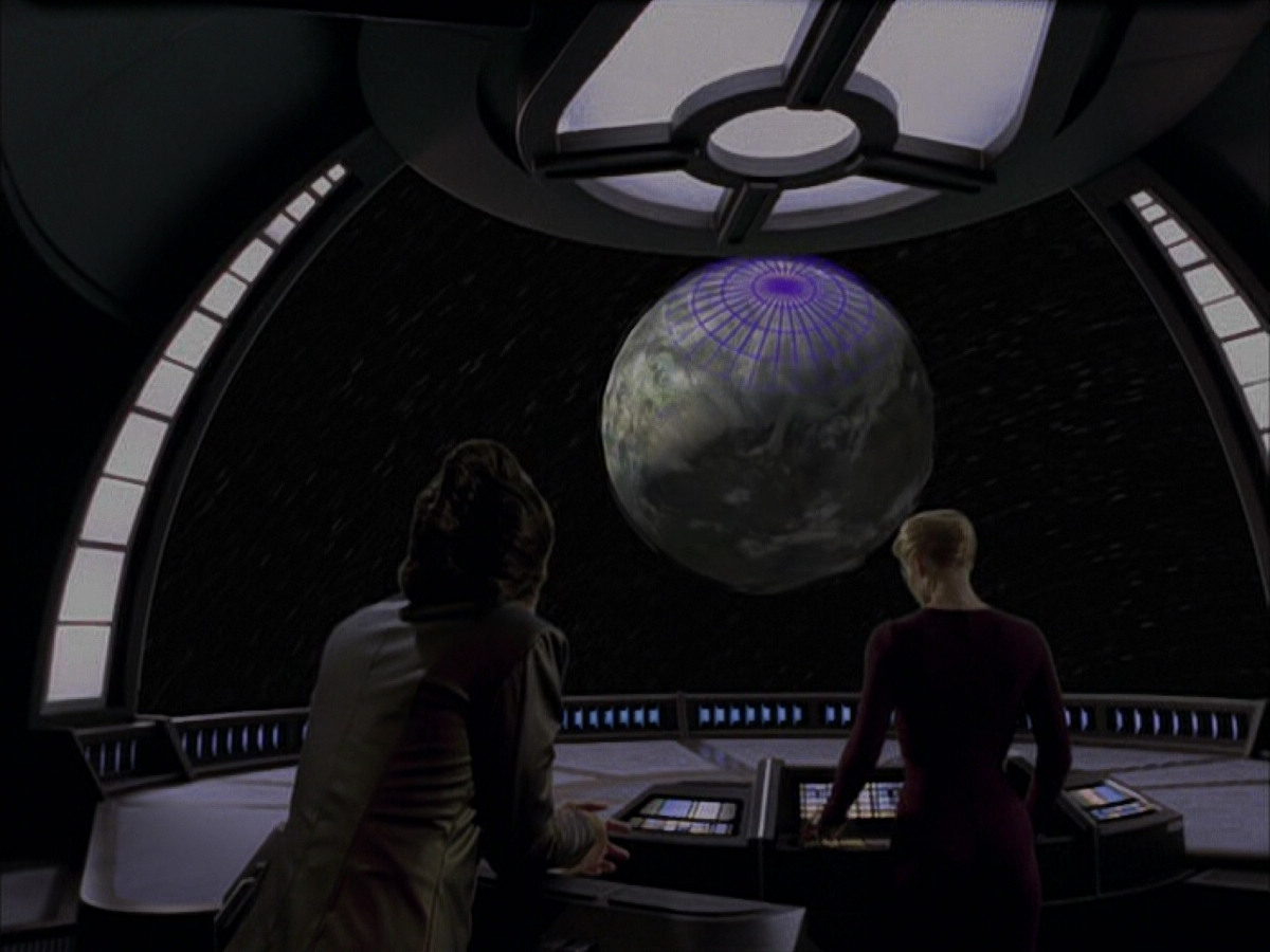 extant_StarTrek_VOY_6x07-DragonsTeeth_02325.jpg
