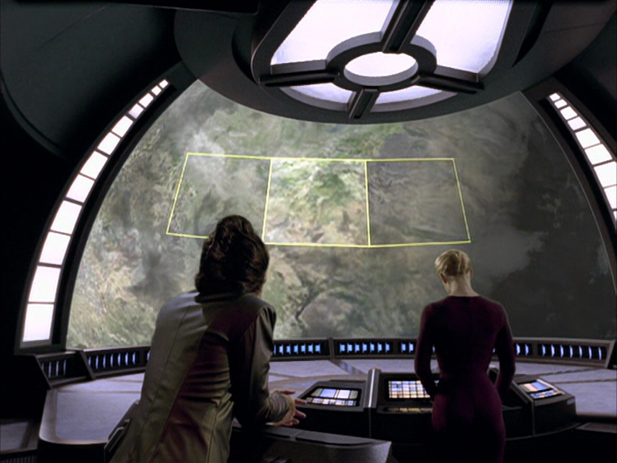 extant_StarTrek_VOY_6x07-DragonsTeeth_02329.jpg