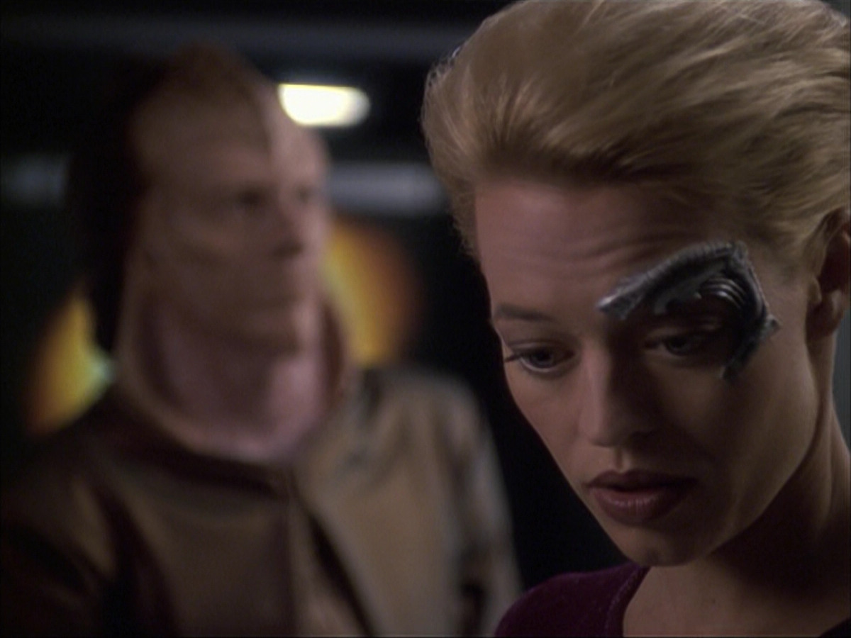 extant_StarTrek_VOY_6x07-DragonsTeeth_02411.jpg