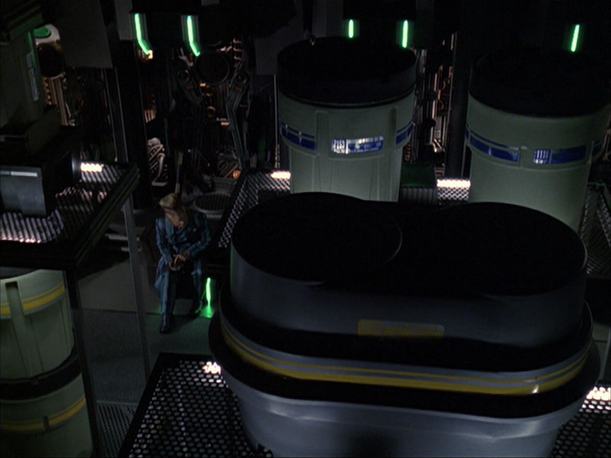 extant_StarTrek_VOY_6x07-DragonsTeeth_02446.jpg