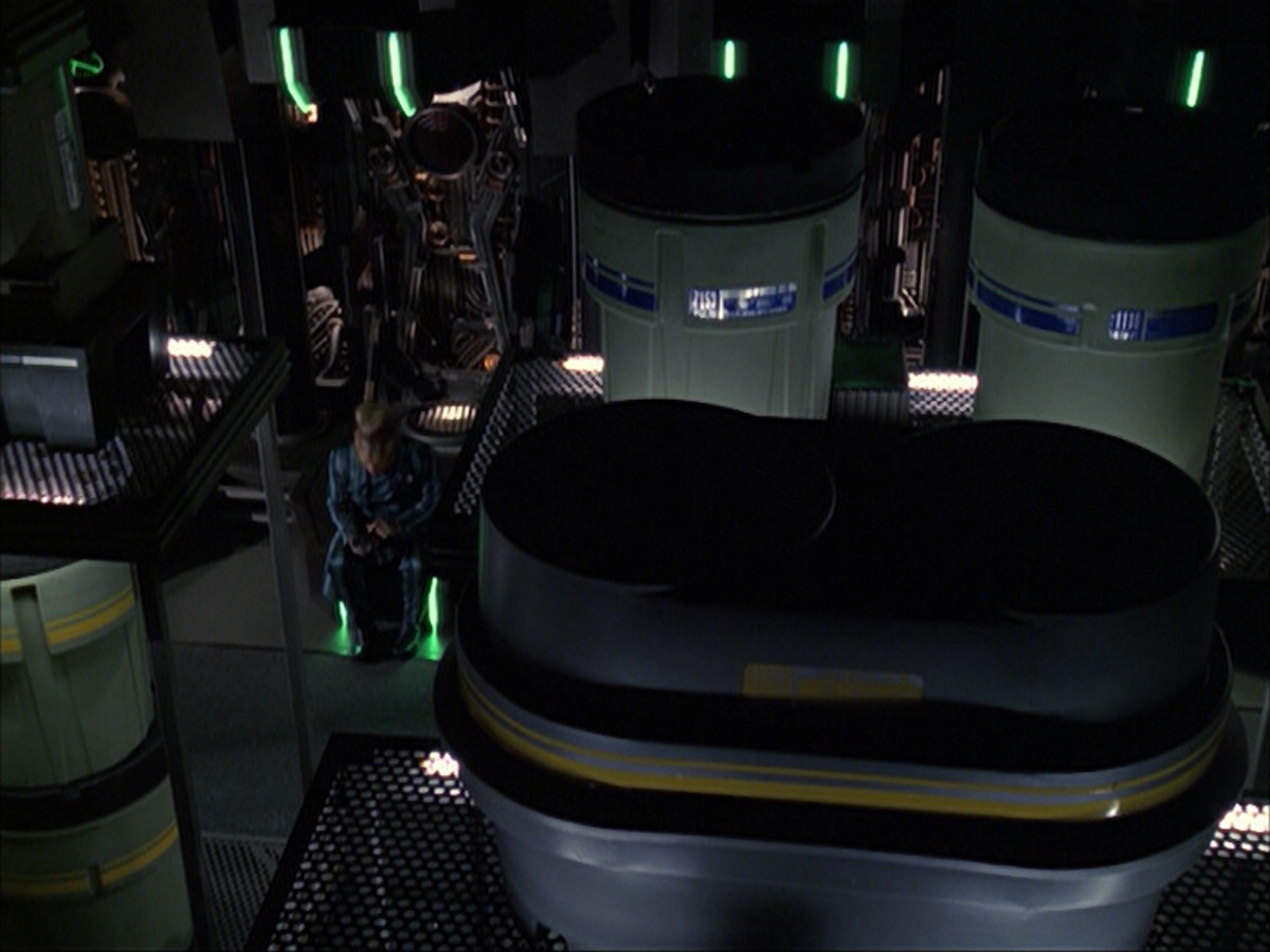extant_StarTrek_VOY_6x07-DragonsTeeth_02448.jpg