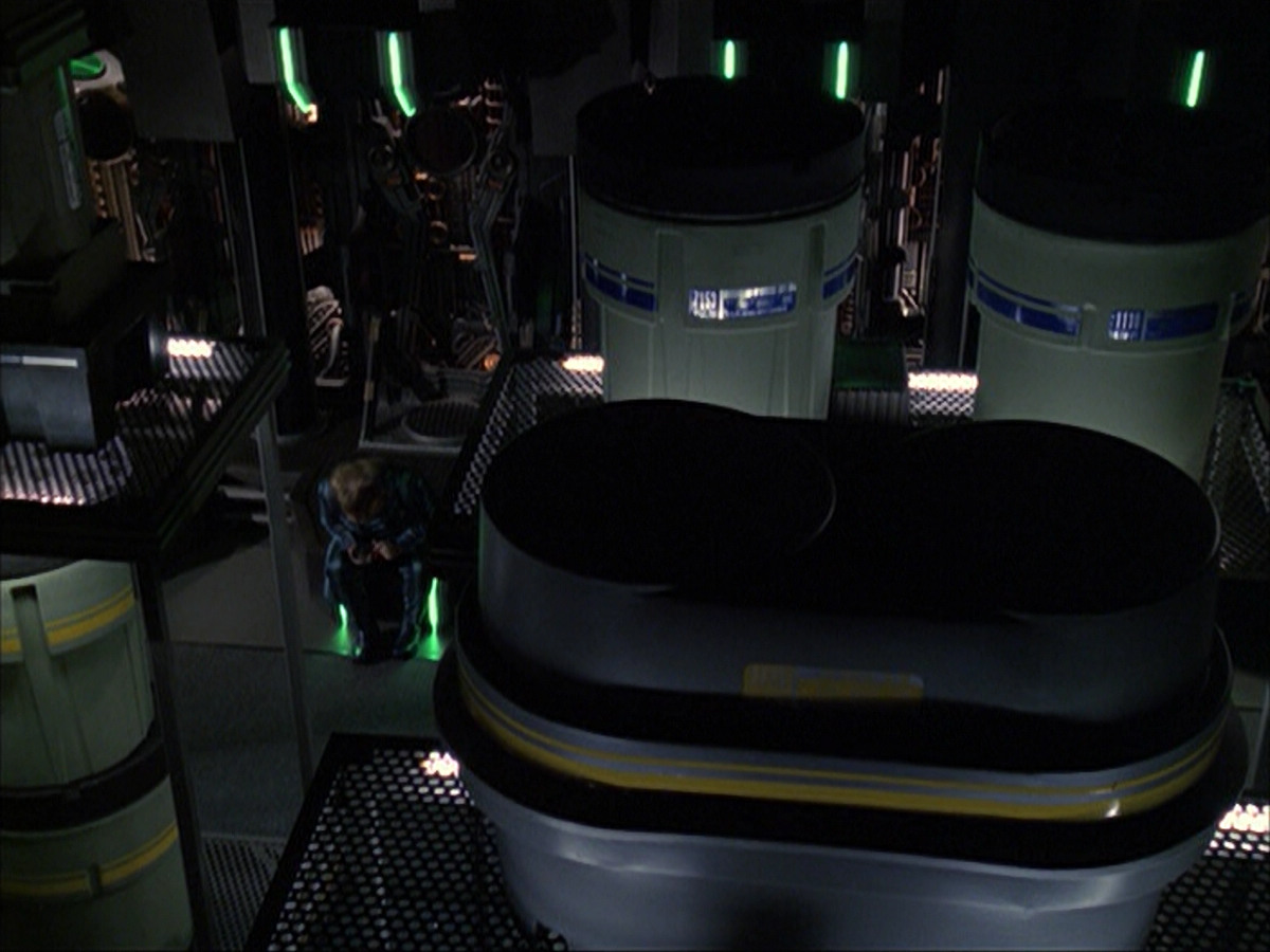extant_StarTrek_VOY_6x07-DragonsTeeth_02449.jpg