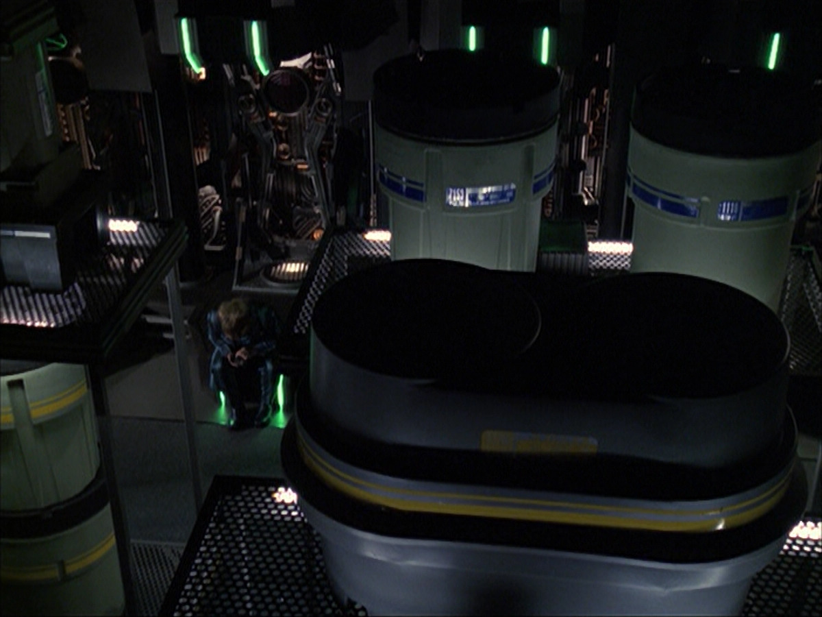 extant_StarTrek_VOY_6x07-DragonsTeeth_02451.jpg