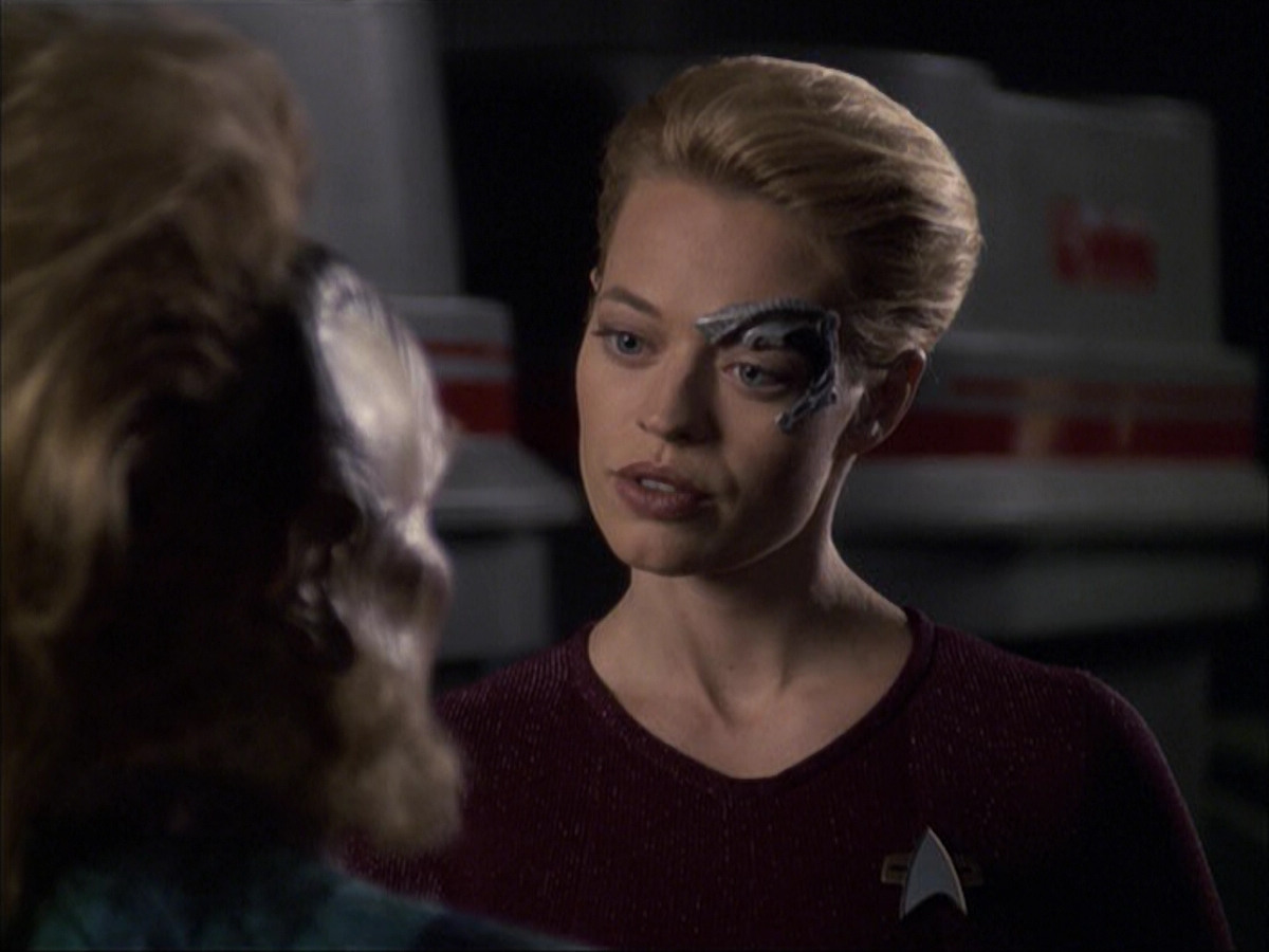 extant_StarTrek_VOY_6x07-DragonsTeeth_02492.jpg
