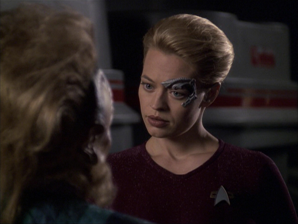 extant_StarTrek_VOY_6x07-DragonsTeeth_02512.jpg
