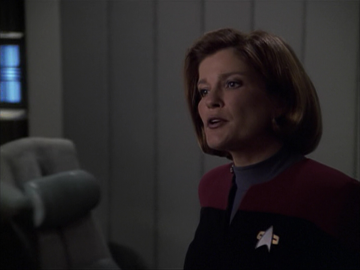 extant_StarTrek_VOY_6x07-DragonsTeeth_02576.jpg