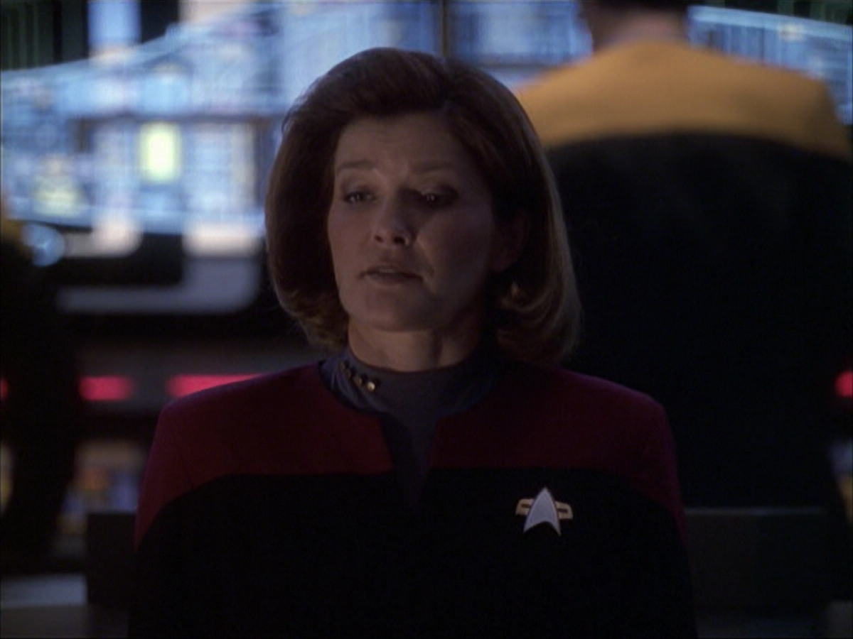 extant_StarTrek_VOY_6x07-DragonsTeeth_02848.jpg