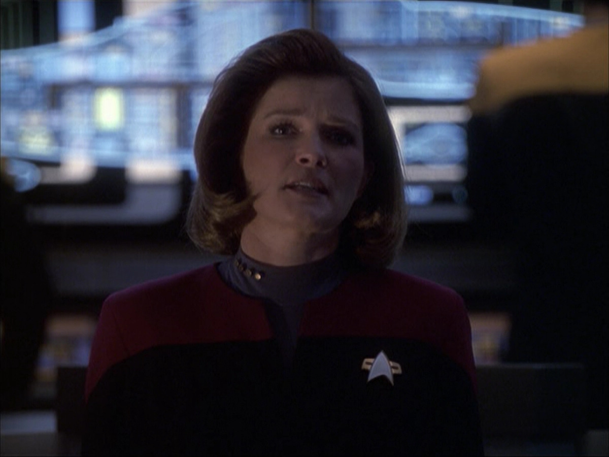 extant_StarTrek_VOY_6x07-DragonsTeeth_02854.jpg