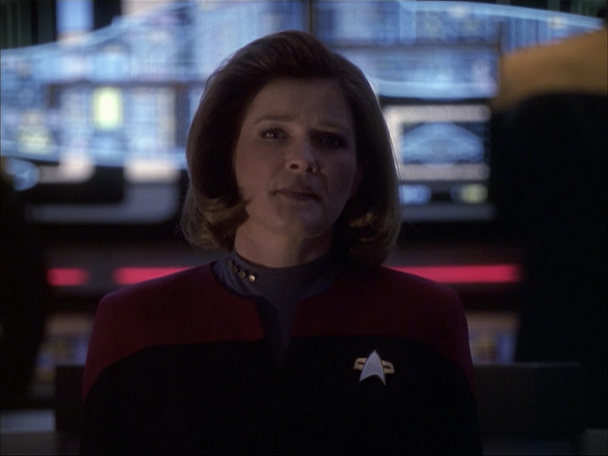 extant_StarTrek_VOY_6x07-DragonsTeeth_02856.jpg