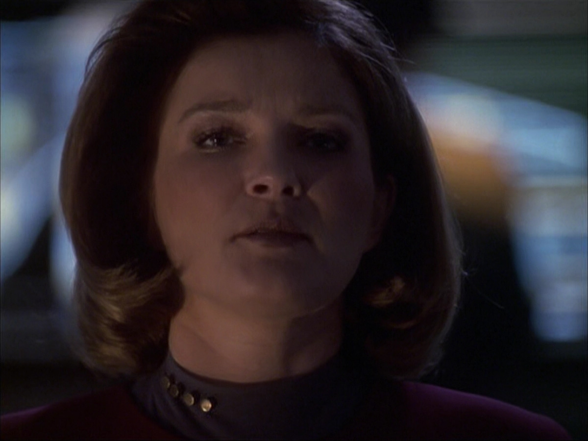 extant_StarTrek_VOY_6x07-DragonsTeeth_02874.jpg