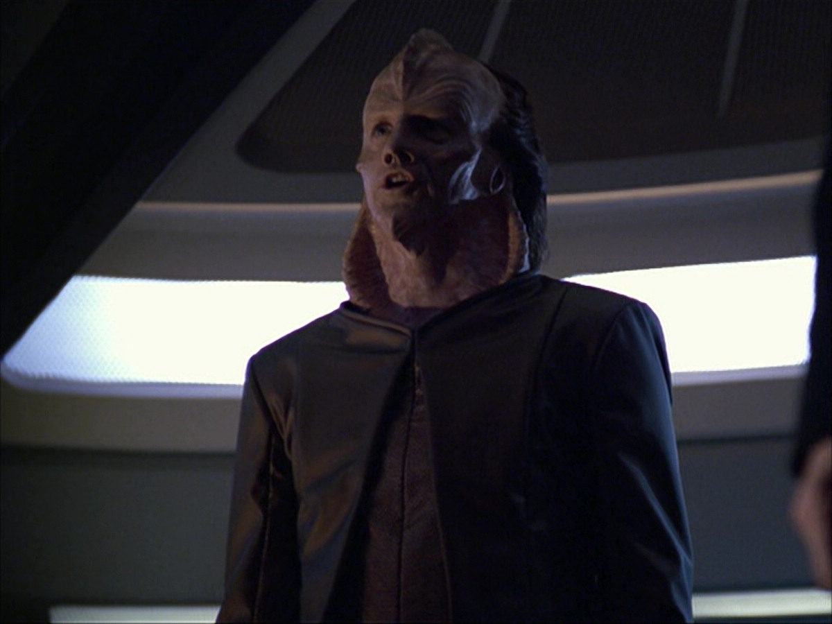 extant_StarTrek_VOY_6x07-DragonsTeeth_02888.jpg