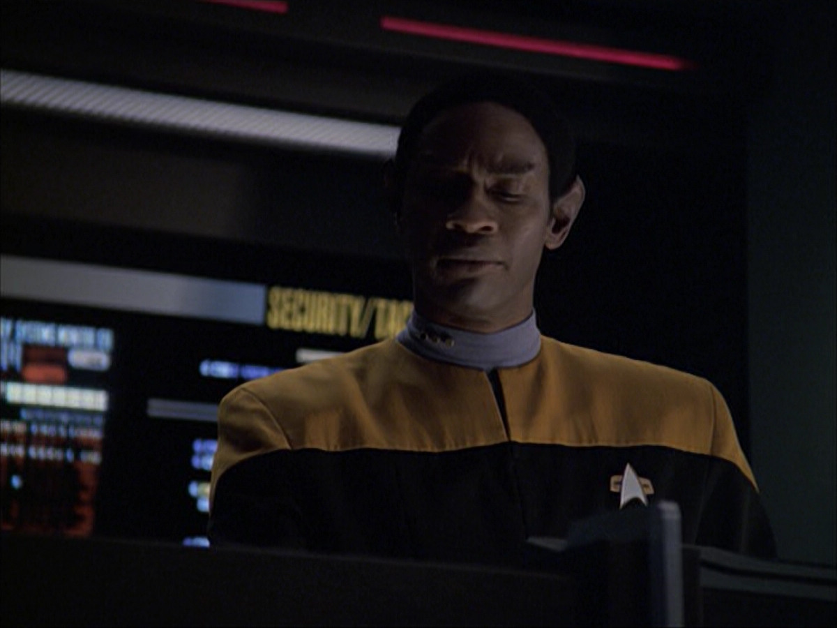 extant_StarTrek_VOY_6x07-DragonsTeeth_02936.jpg
