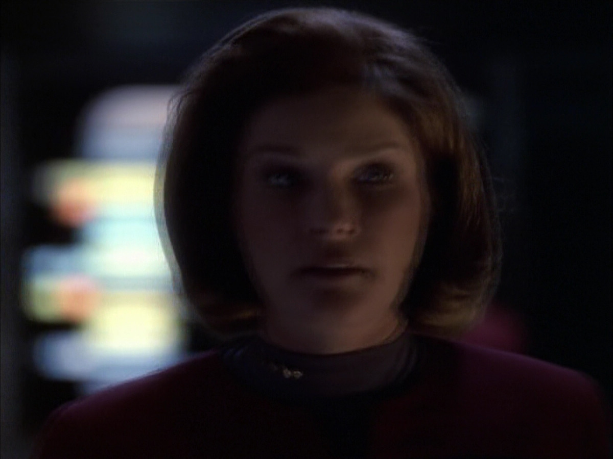 extant_StarTrek_VOY_6x07-DragonsTeeth_02942.jpg