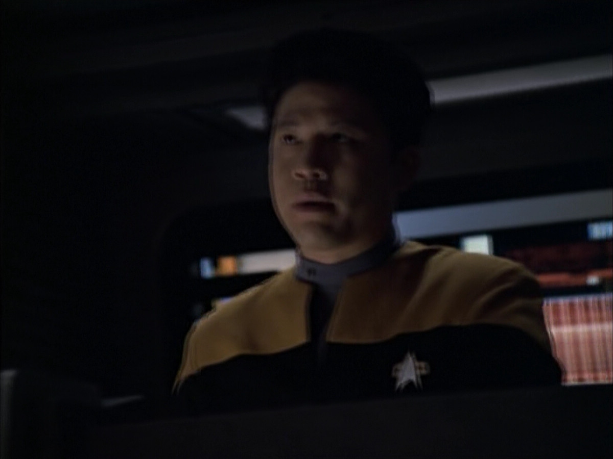 extant_StarTrek_VOY_6x07-DragonsTeeth_02947.jpg