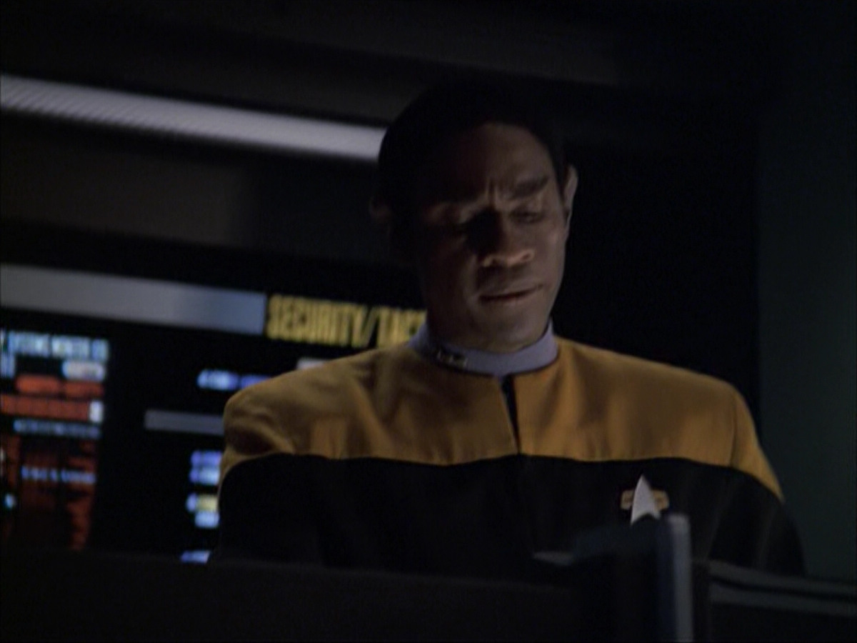 extant_StarTrek_VOY_6x07-DragonsTeeth_02949.jpg
