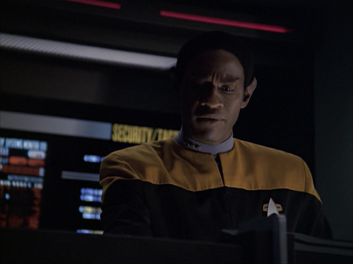 extant_StarTrek_VOY_6x07-DragonsTeeth_02951.jpg