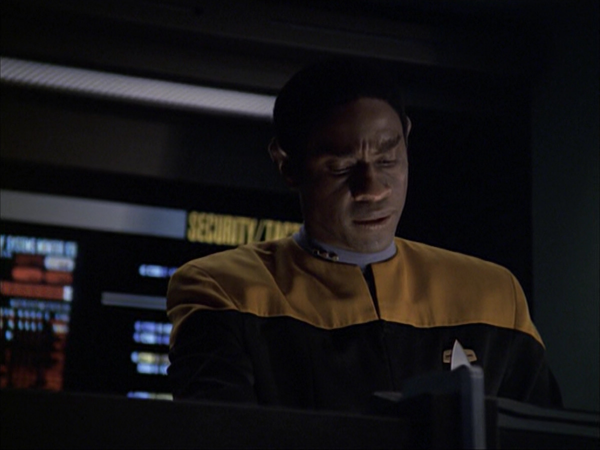 extant_StarTrek_VOY_6x07-DragonsTeeth_02952.jpg