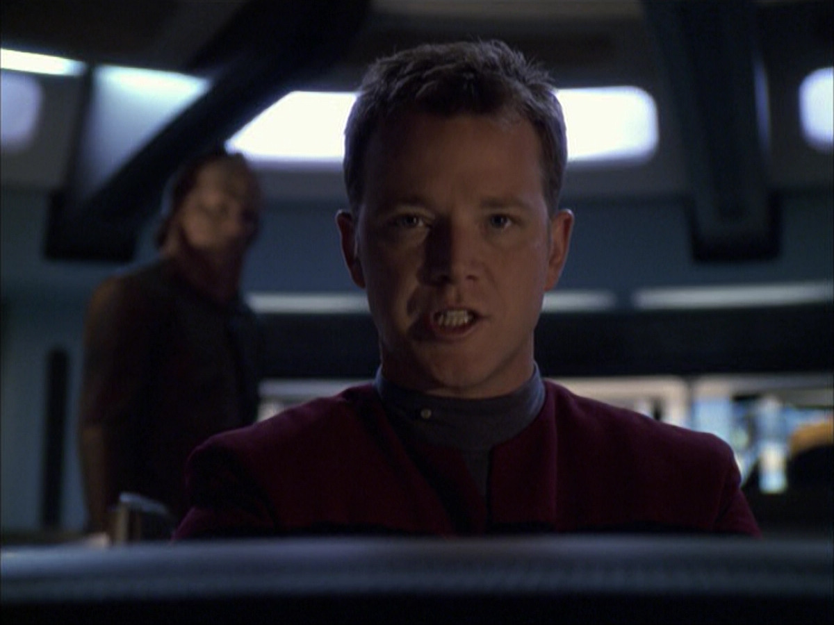 extant_StarTrek_VOY_6x07-DragonsTeeth_02964.jpg