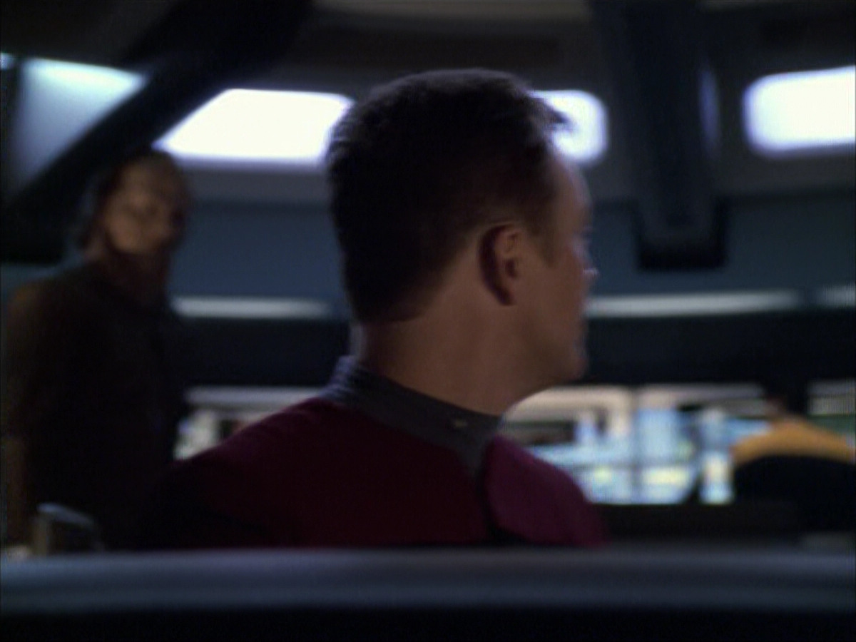 extant_StarTrek_VOY_6x07-DragonsTeeth_02968.jpg