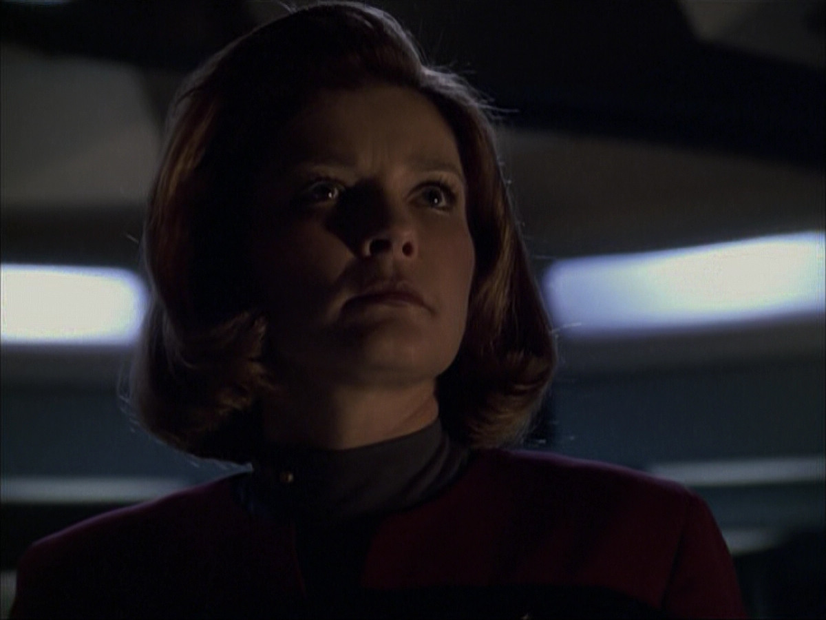 extant_StarTrek_VOY_6x07-DragonsTeeth_02974.jpg