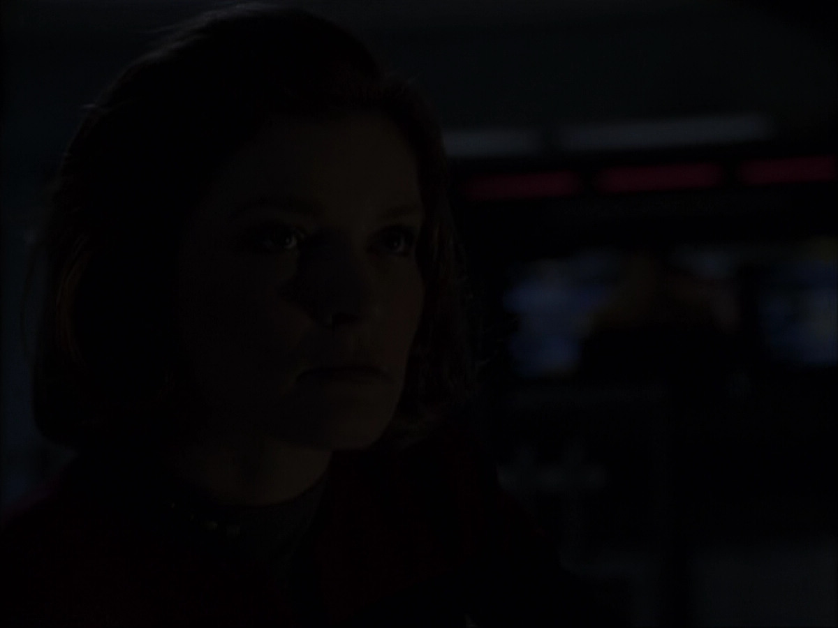 extant_StarTrek_VOY_6x07-DragonsTeeth_02978.jpg