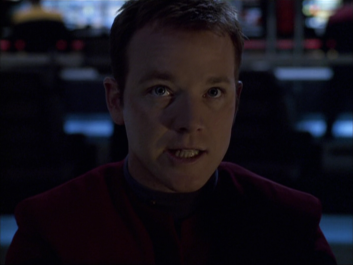 extant_StarTrek_VOY_6x07-DragonsTeeth_02984.jpg