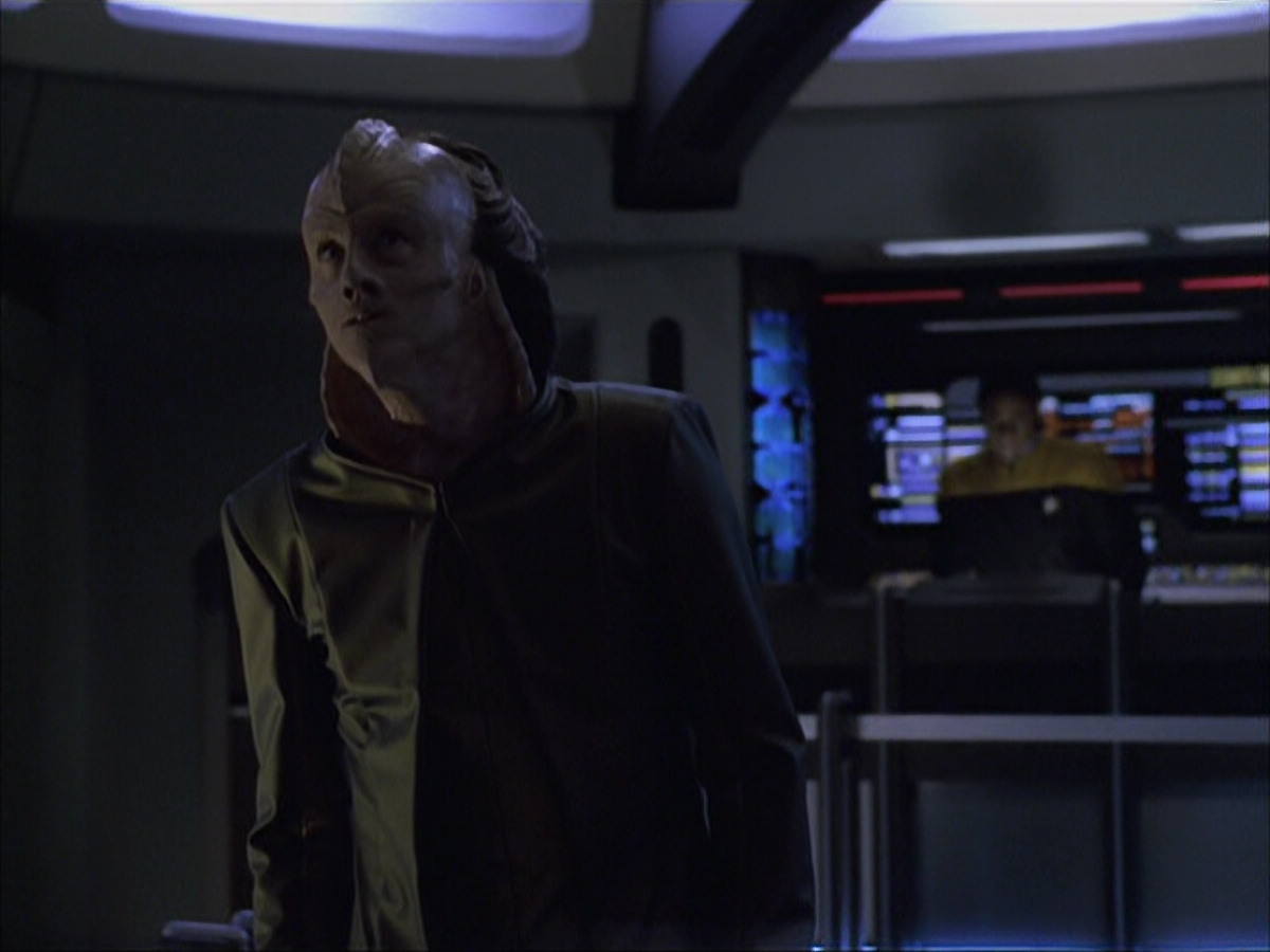 extant_StarTrek_VOY_6x07-DragonsTeeth_02999.jpg