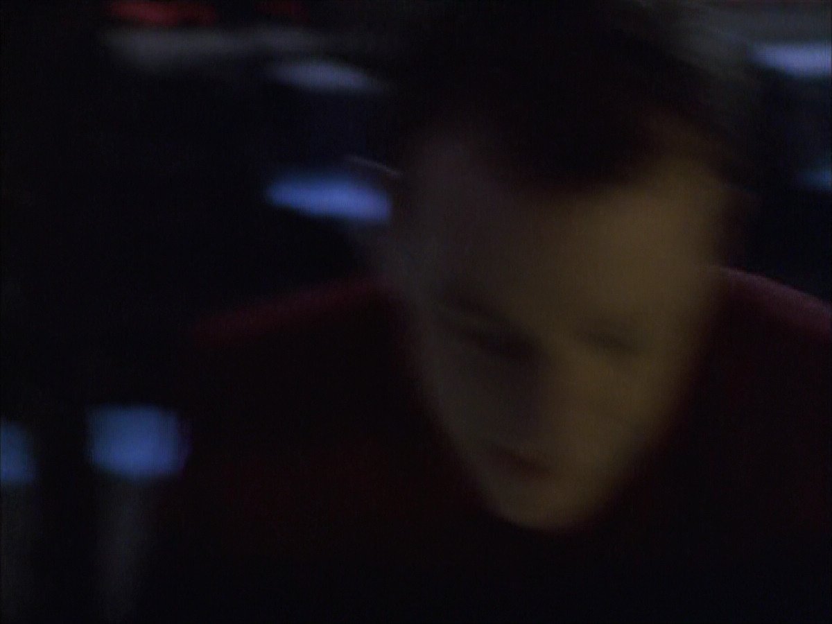 extant_StarTrek_VOY_6x07-DragonsTeeth_03012.jpg