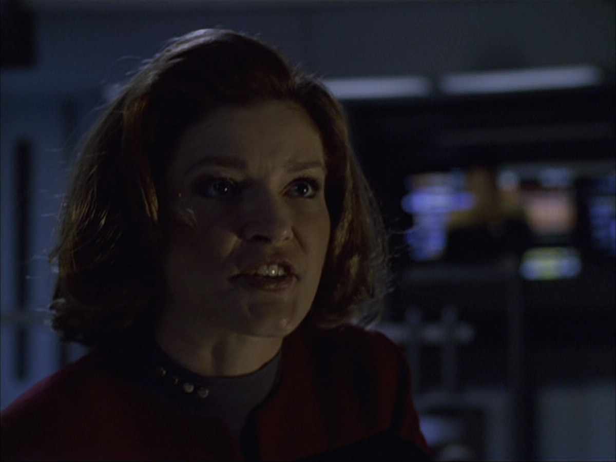 extant_StarTrek_VOY_6x07-DragonsTeeth_03020.jpg