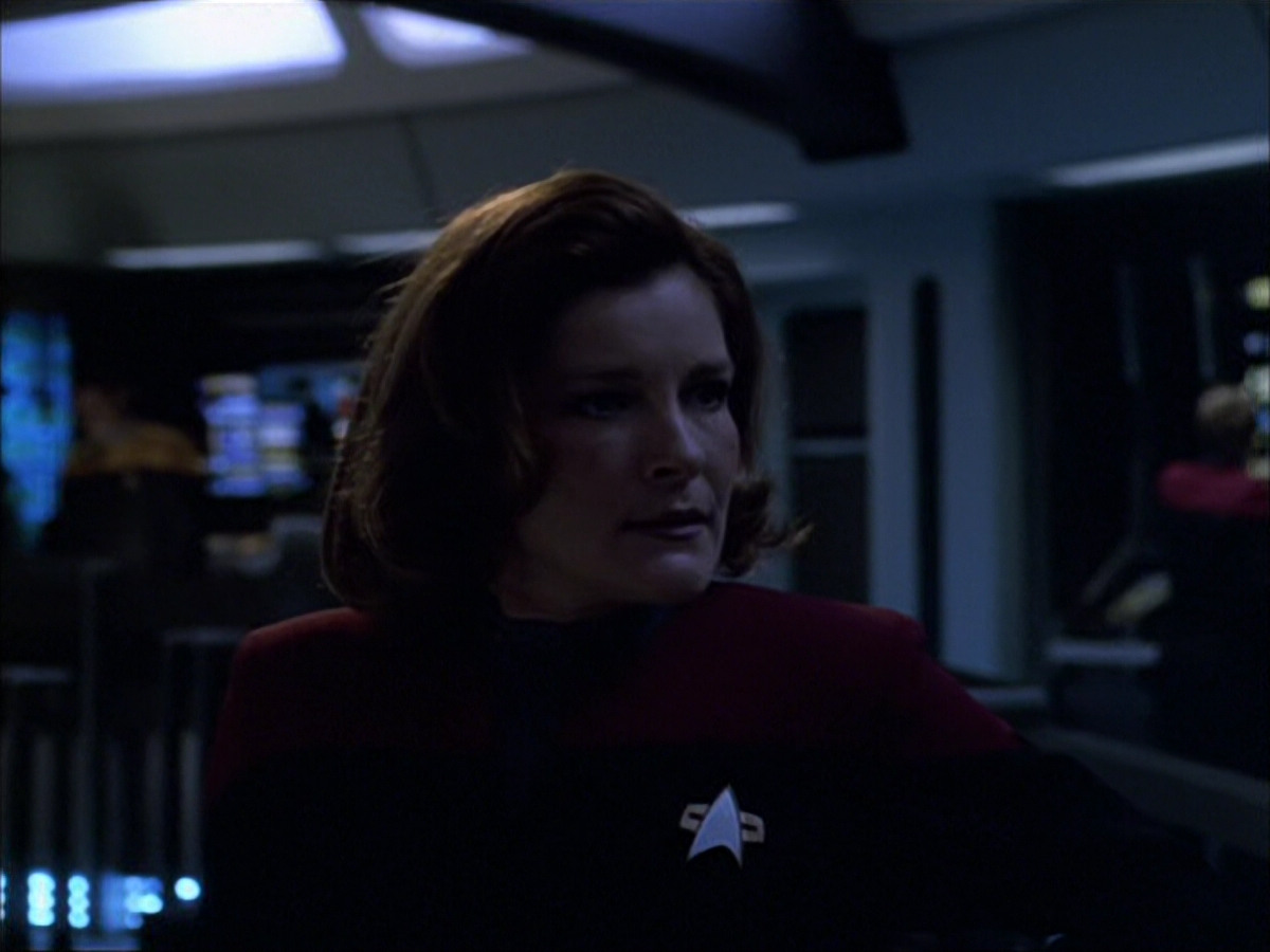 extant_StarTrek_VOY_6x07-DragonsTeeth_03072.jpg
