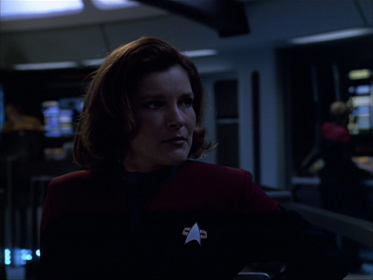 extant_StarTrek_VOY_6x07-DragonsTeeth_03074.jpg