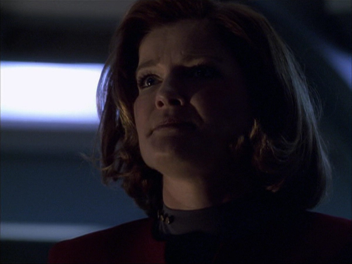extant_StarTrek_VOY_6x07-DragonsTeeth_03122.jpg